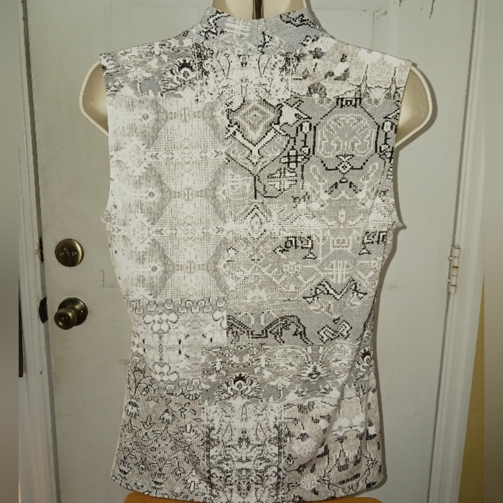 Calvin Klein Patterned Top - Picture 4 of 4